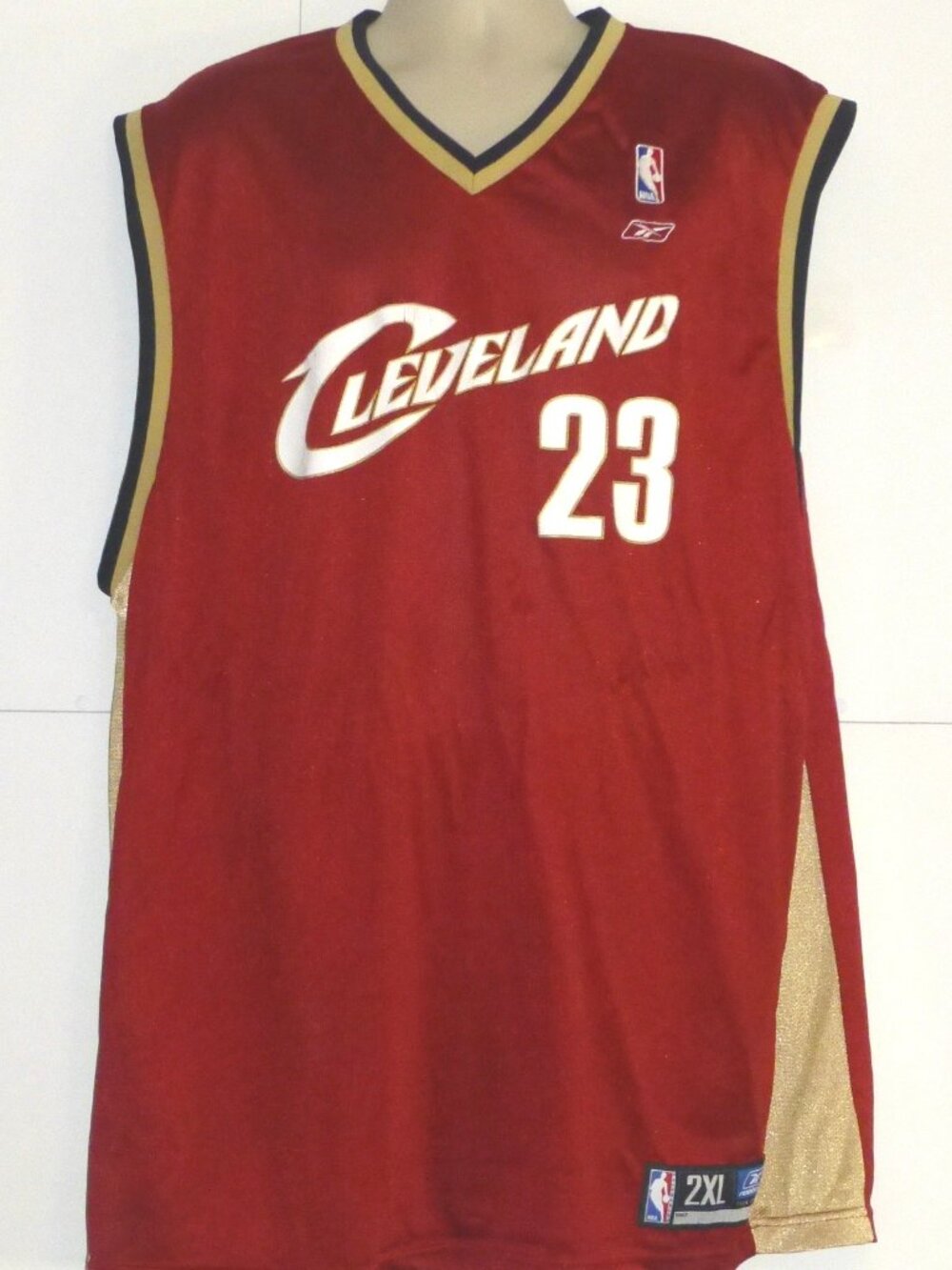 VTG Reebok Lebron James #23 Cleveland Cavaliers Men's Jersey Size: 2XL